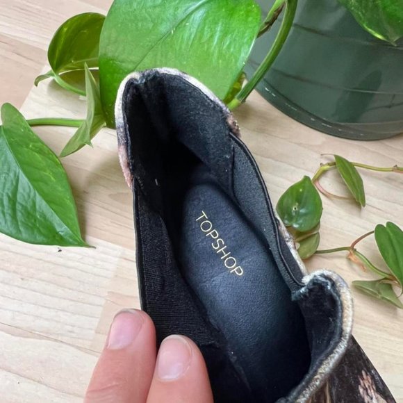 Floral Velvet Chelsea Boot - Picture 4 of 4